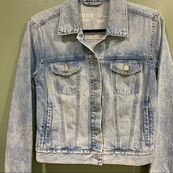 GAP 1969 Light Wash Denim Jacket - Picture 4 of 12
